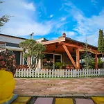 Gardenland 4*