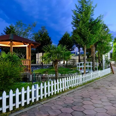 База отдыха Gardenland Bushat