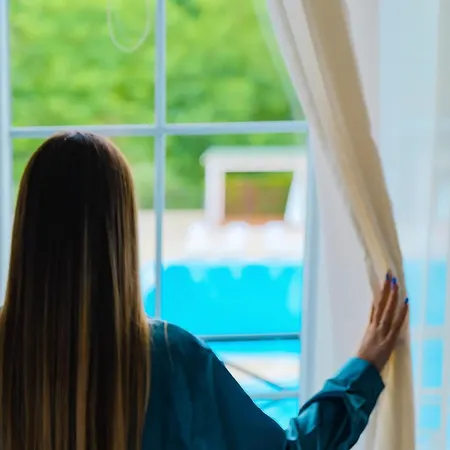 Gardenland База отдыха 4*