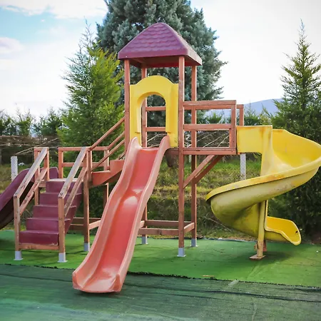 Gardenland База отдыха 4*