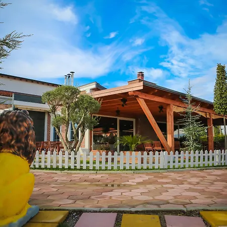 Gardenland 4*