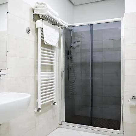 Gardenland Hotell Bushat
