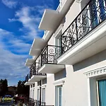 Gardenland 4*