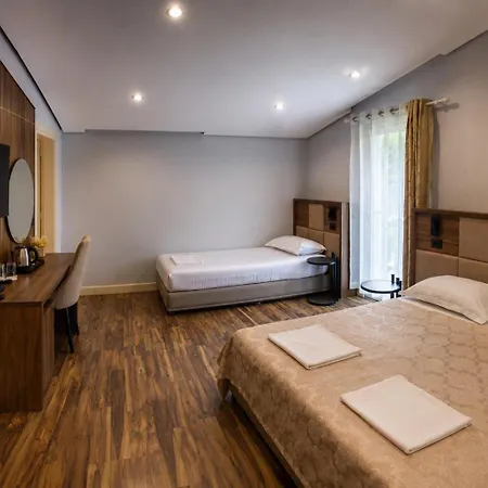 Gardenland 4*