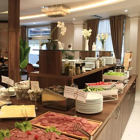 Gardenland Hotel 4*